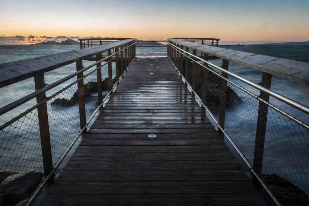Plage Des Catalans/Vieux Port Марсель Экстерьер фото